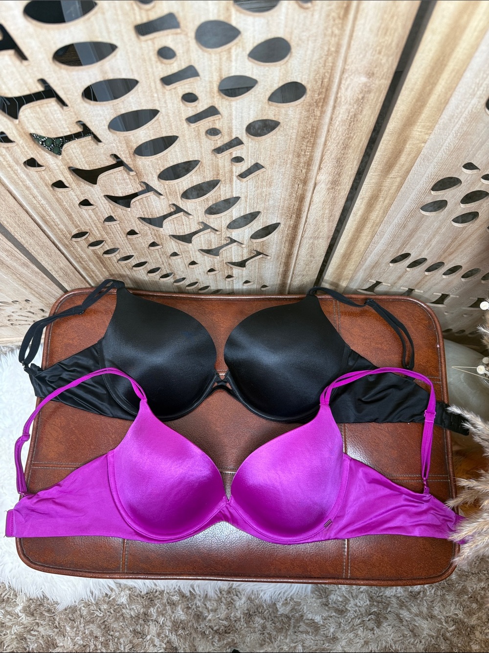 Victoria's Secret Smooth T-Shirt Bras in Black and Fuchsia